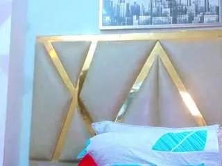 Offline petitelittleebonyy on CamSoda