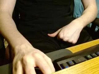 Offline readytocome90 on CamSoda