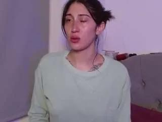 Offline red-moon1 on CamSoda