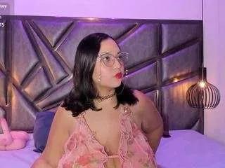 Freechat rosewinter on CamSoda