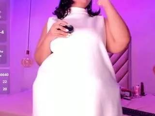 Freechat rosewinter on CamSoda