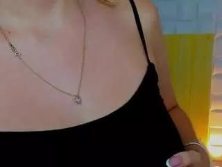 Offline saliha-pinky on CamSoda