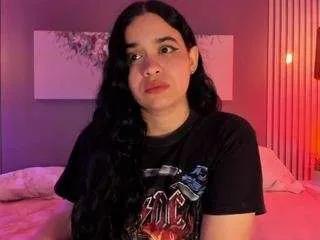 sarascoot on CamSoda 