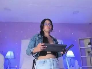 Freechat scarlette15 on CamSoda