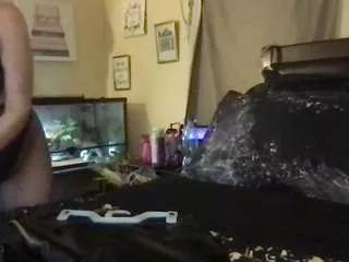 Away suziieq23 on CamSoda