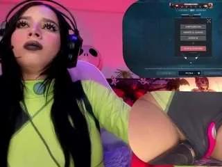 Offline sweetiecloe on CamSoda