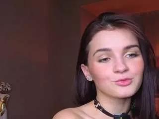 Freechat synne-g1ows on CamSoda