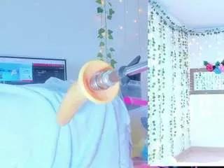 Offline tiffanny-loveee on CamSoda