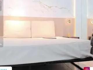 Freechat valirya-devote on CamSoda