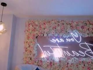 Offline victoria-18 on CamSoda