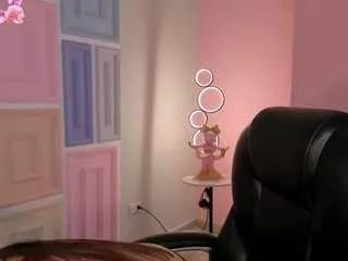 Offline victoria-18 on CamSoda