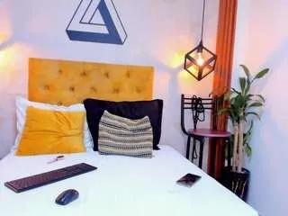 Offline violeta-sweet118 on CamSoda