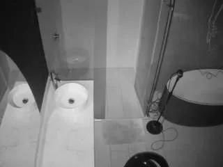 Freechat voyeurcam-casa-salsa-bathroom-6 on CamSoda