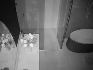 Freechat voyeurcam-casa-salsa-bathroom-6 on CamSoda