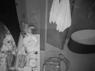 Freechat voyeurcam-casa-salsa-bathroom-6 on CamSoda