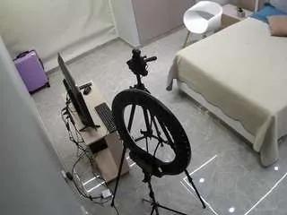 Freechat voyeurcam-casa-salsa-bedroom-12 on CamSoda