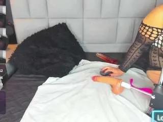 Freechat your-lady-milf on CamSoda