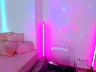 Offline yulli-1 on CamSoda