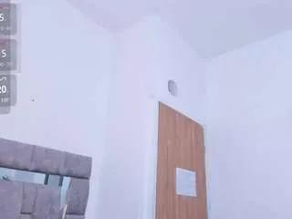 Offline zuly-jones on CamSoda