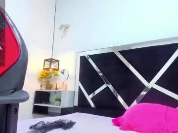 iisabella_noa — GOAL: sexy naked [59 tokens remaining] Welcome to my room! We are funny #anal #18 #latina #squirt #teen