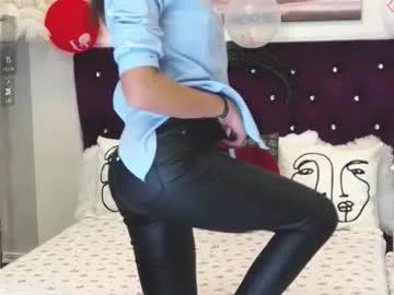 lexylee17 — topless [200 tokens left] #pierced clit #milf #slim #fit #smoke