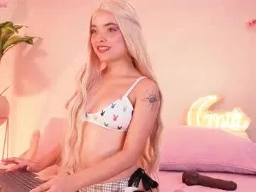 Freechat mili_moon_ on Chaturbate