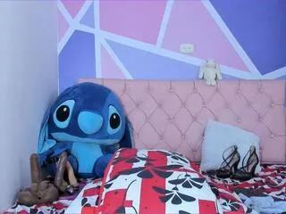 Freechat angie_canndy on Flirt4Free