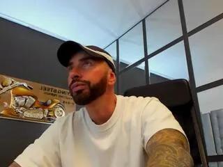 Offline armand on Flirt4Free