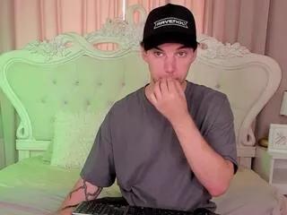 Freechat arthur_andrews on Flirt4Free