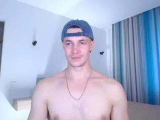 Offline benjamin_blue on Flirt4Free