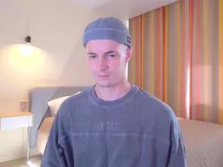 Offline benjamin_blue on Flirt4Free