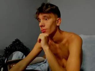 Freechat benny_powell on Flirt4Free