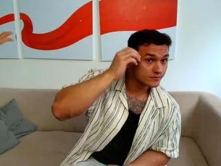 Freechat camillo_beischel on Flirt4Free