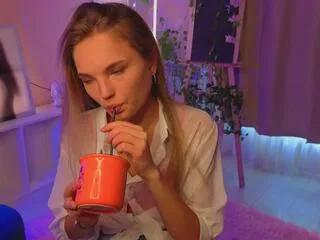 Freechat caridad_mcgee on Flirt4Free