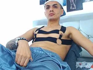 Freechat darwin_hernert on Flirt4Free