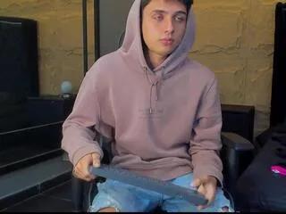 Offline ethan_lowell on Flirt4Free