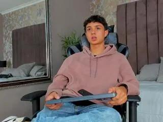 Offline ethan_lowell on Flirt4Free