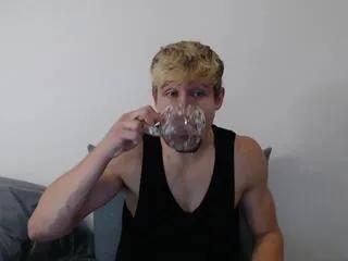 Freechat evan_richmond on Flirt4Free