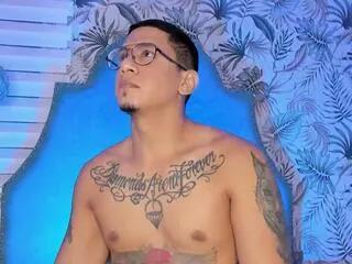 Offline josh_kage on Flirt4Free