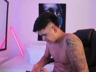 Offline lenyn_max on Flirt4Free