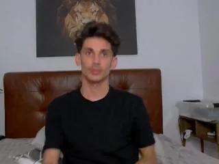 Freechat leon_lovett on Flirt4Free