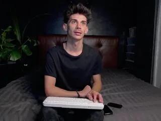 Freechat leon_lovett on Flirt4Free