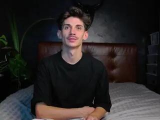 Freechat leon_lovett on Flirt4Free