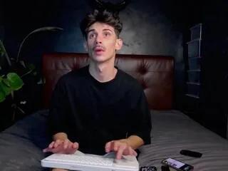 Flirt4Free leon_lovett is Freechat leon_lovett — Freechat on Flirt4Free