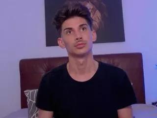 Freechat leon_lovett on Flirt4Free