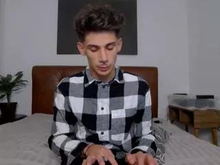 Freechat leon_lovett on Flirt4Free