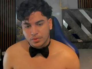 Away lord_mackhenzy on Flirt4Free