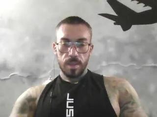Freechat lucias_crawford on Flirt4Free