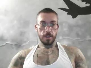 Freechat lucias_crawford on Flirt4Free