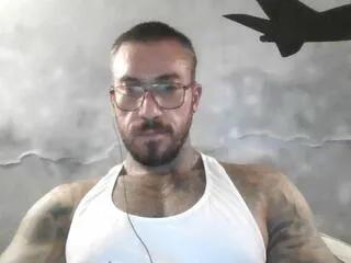 Freechat lucias_crawford on Flirt4Free